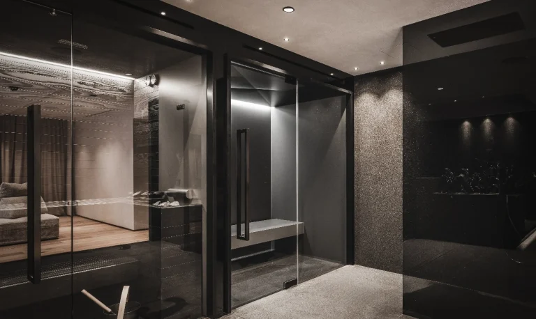 STEAM ROOM